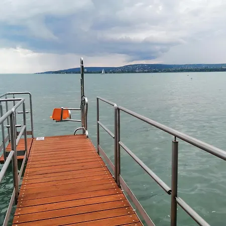 Apartment Napsugar Haz Balatonfuzfo